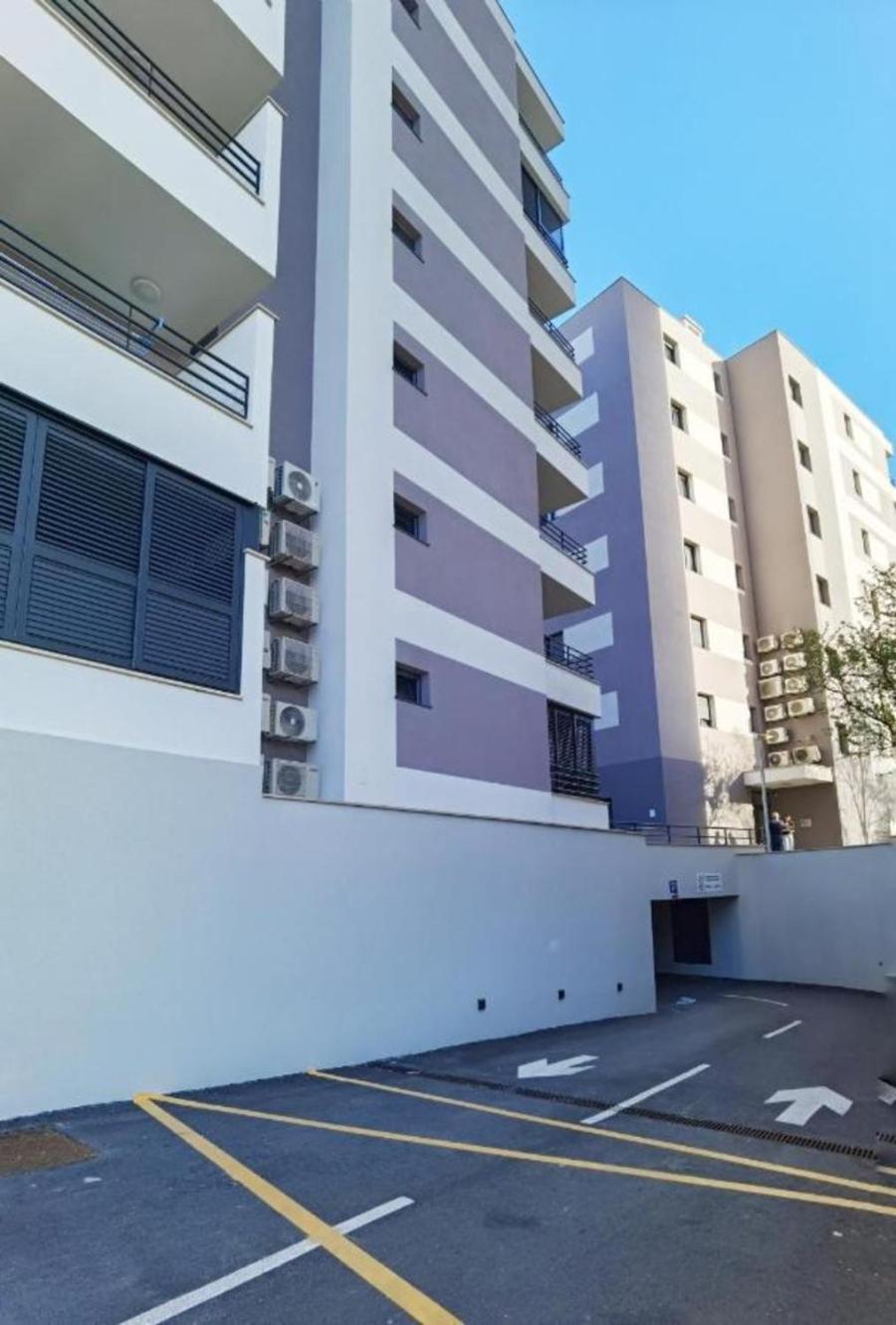 S'Akvarel 1 & 5 - Private Garage Apartment สปลิท ภายนอก รูปภาพ