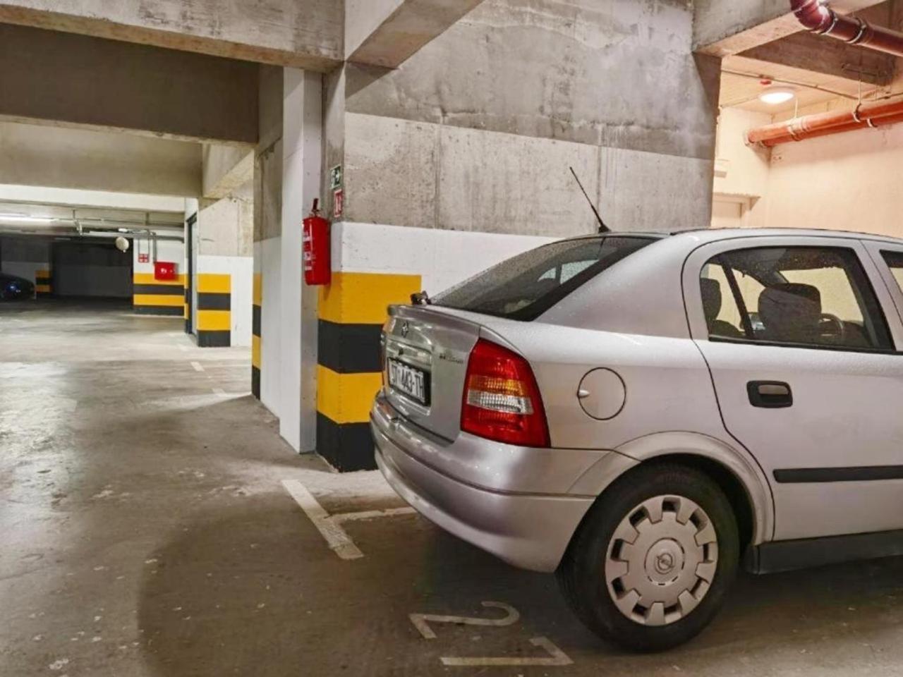 S'Akvarel 1 & 5 - Private Garage Apartment สปลิท ภายนอก รูปภาพ