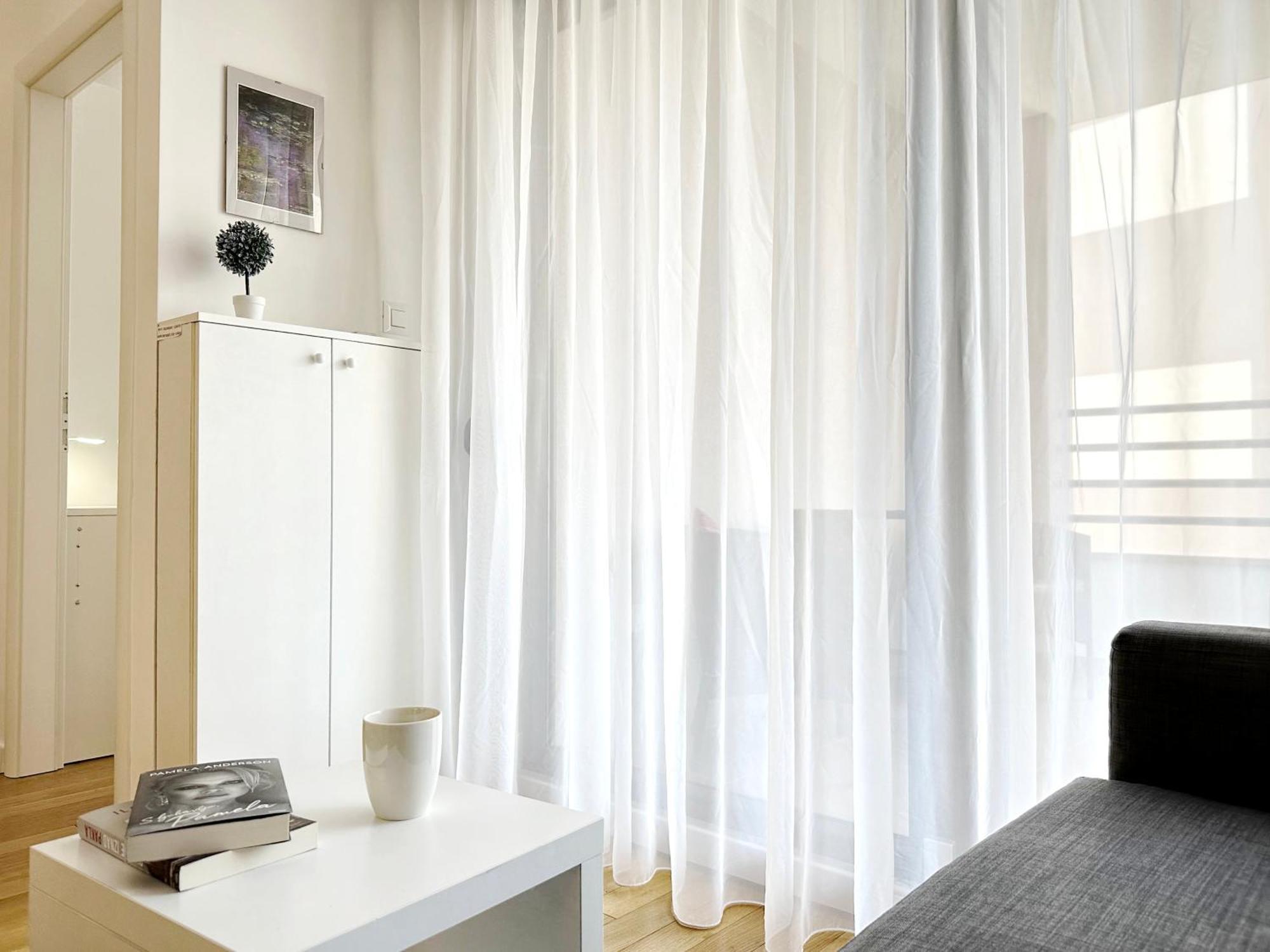 S'Akvarel 1 & 5 - Private Garage Apartment สปลิท ภายนอก รูปภาพ
