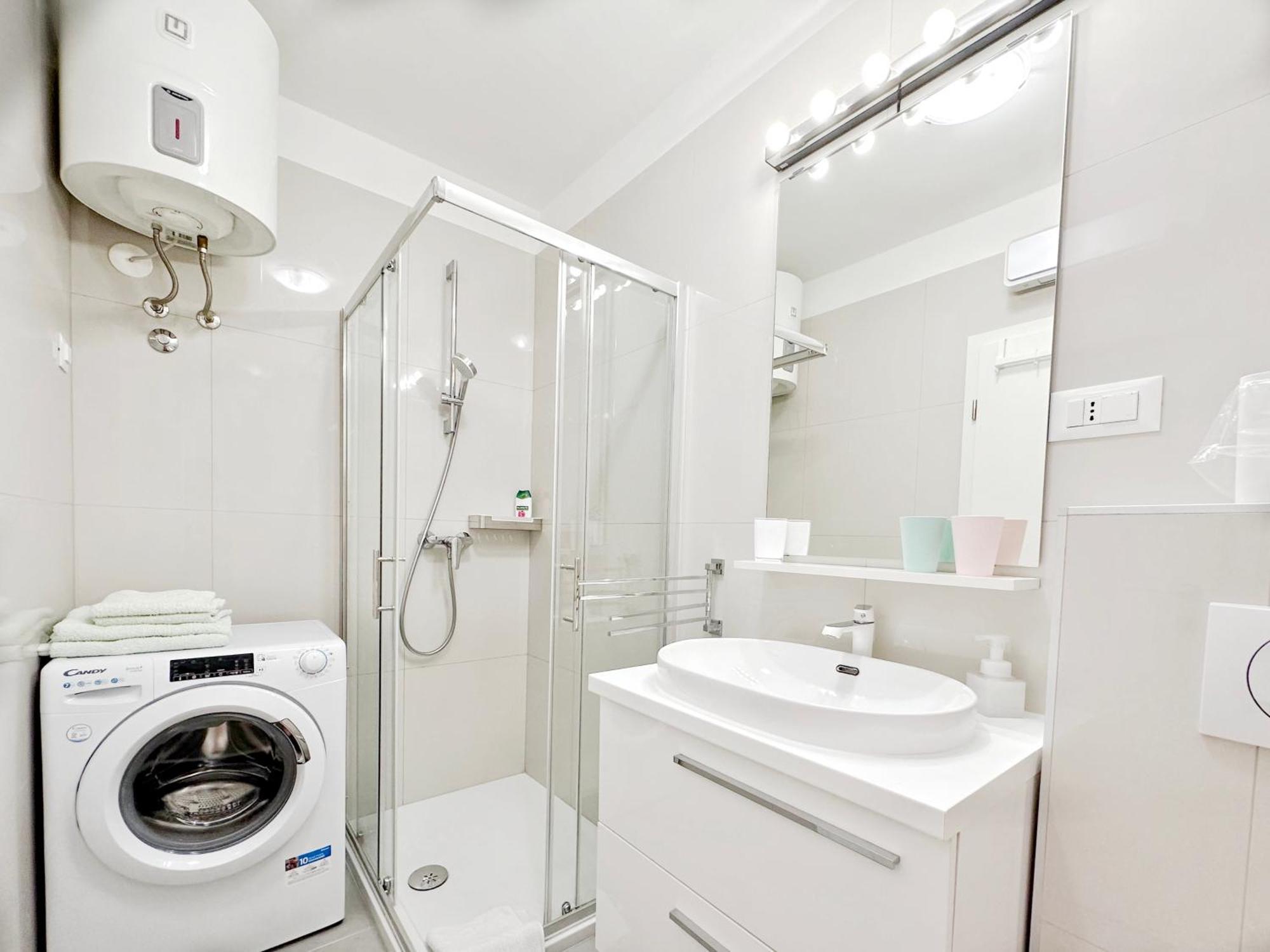 S'Akvarel 1 & 5 - Private Garage Apartment สปลิท ภายนอก รูปภาพ