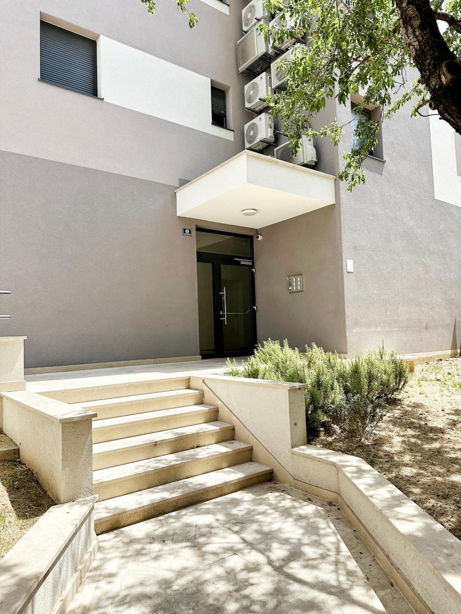 S'Akvarel 1 & 5 - Private Garage Apartment สปลิท ภายนอก รูปภาพ