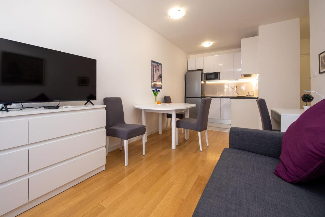 S'Akvarel 1 & 5 - Private Garage Apartment สปลิท ภายนอก รูปภาพ